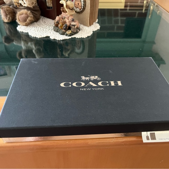 NWT Coach rose gold travel set - Picture 2 of 4